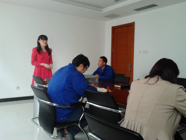 法瑞方主管進(jìn)行分享