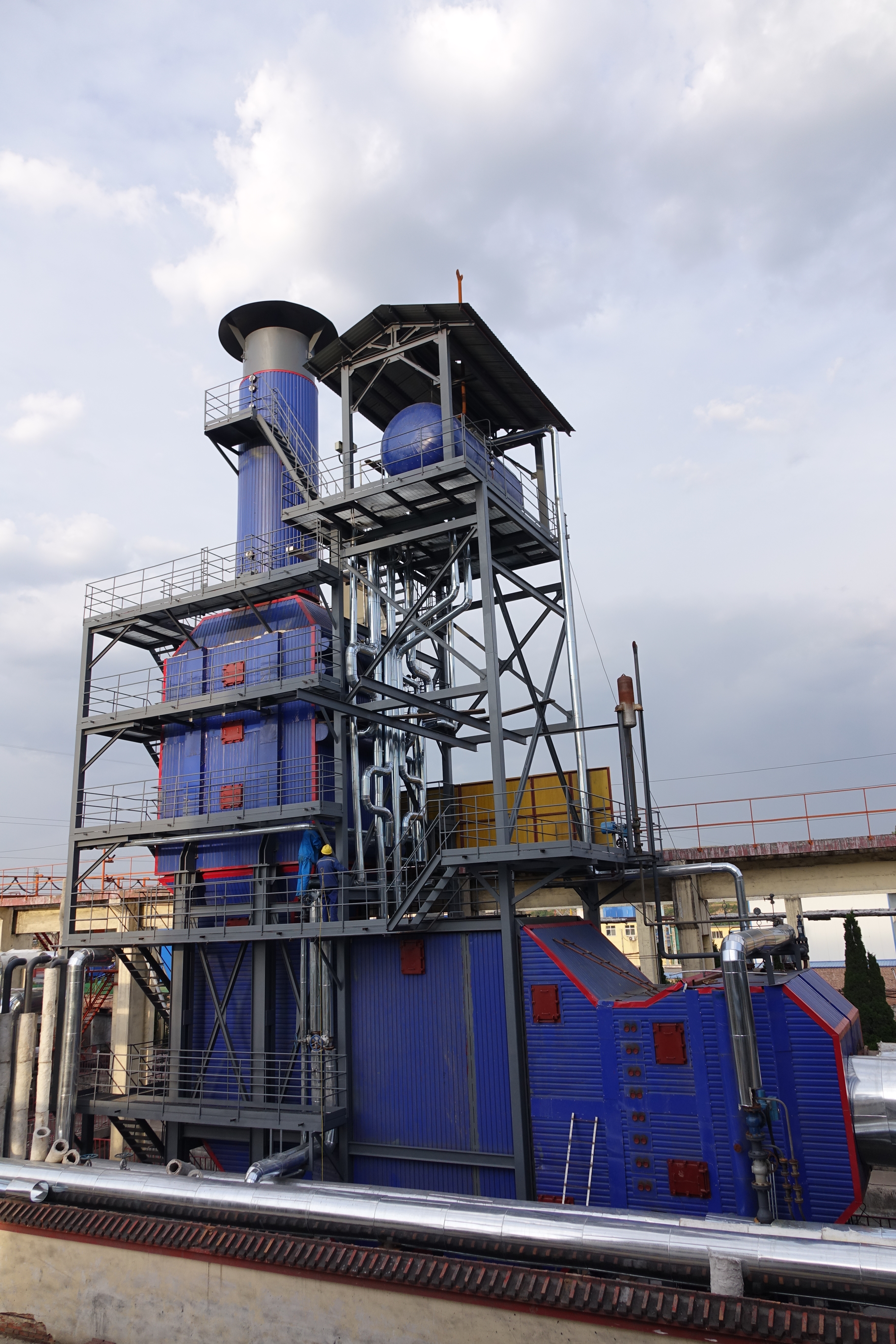 煙氣余熱與SCR脫硝設(shè)備現(xiàn)場(chǎng)